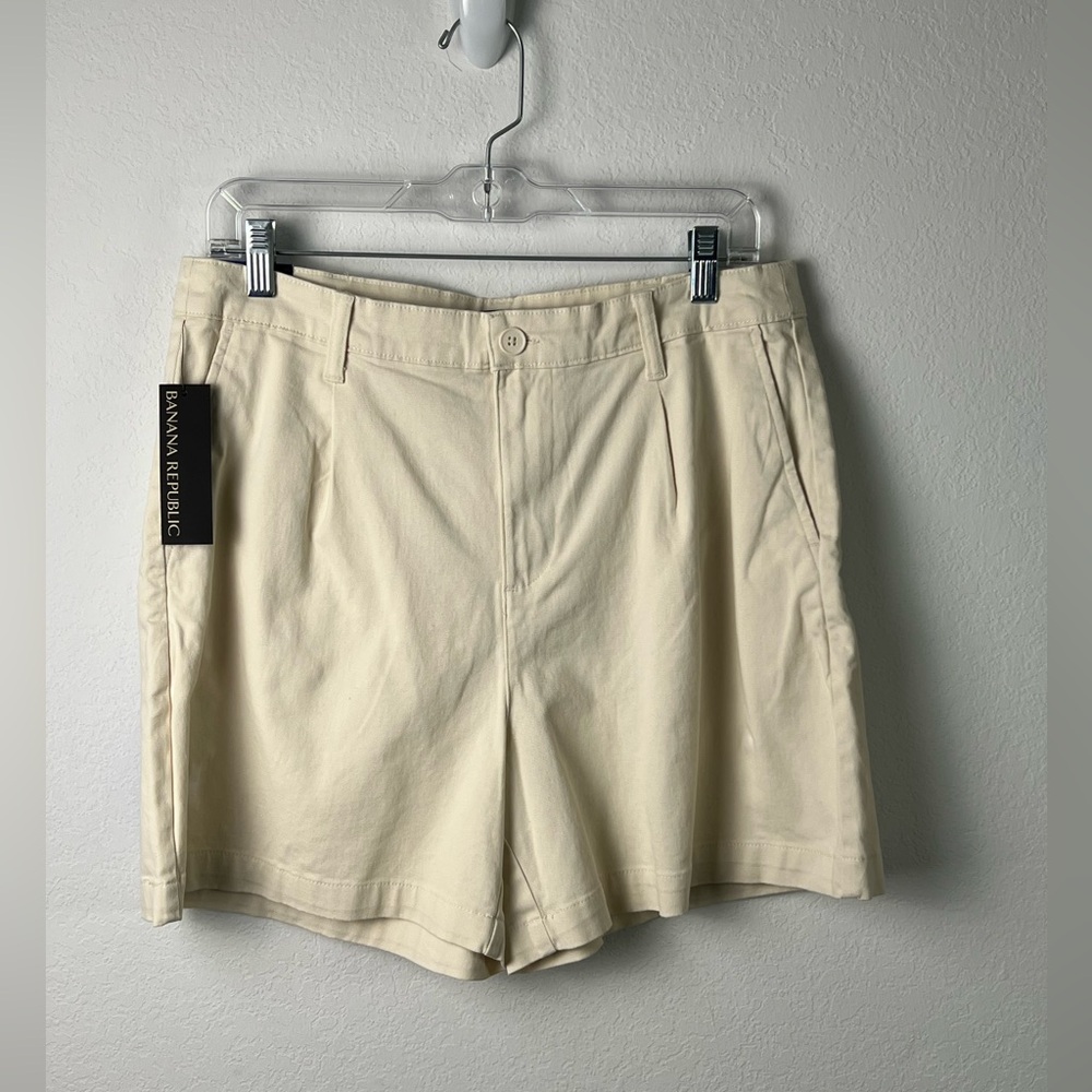 Banana Republic Tan Cotton Pleated Front Shorts Vacation Beach Resort Hiking